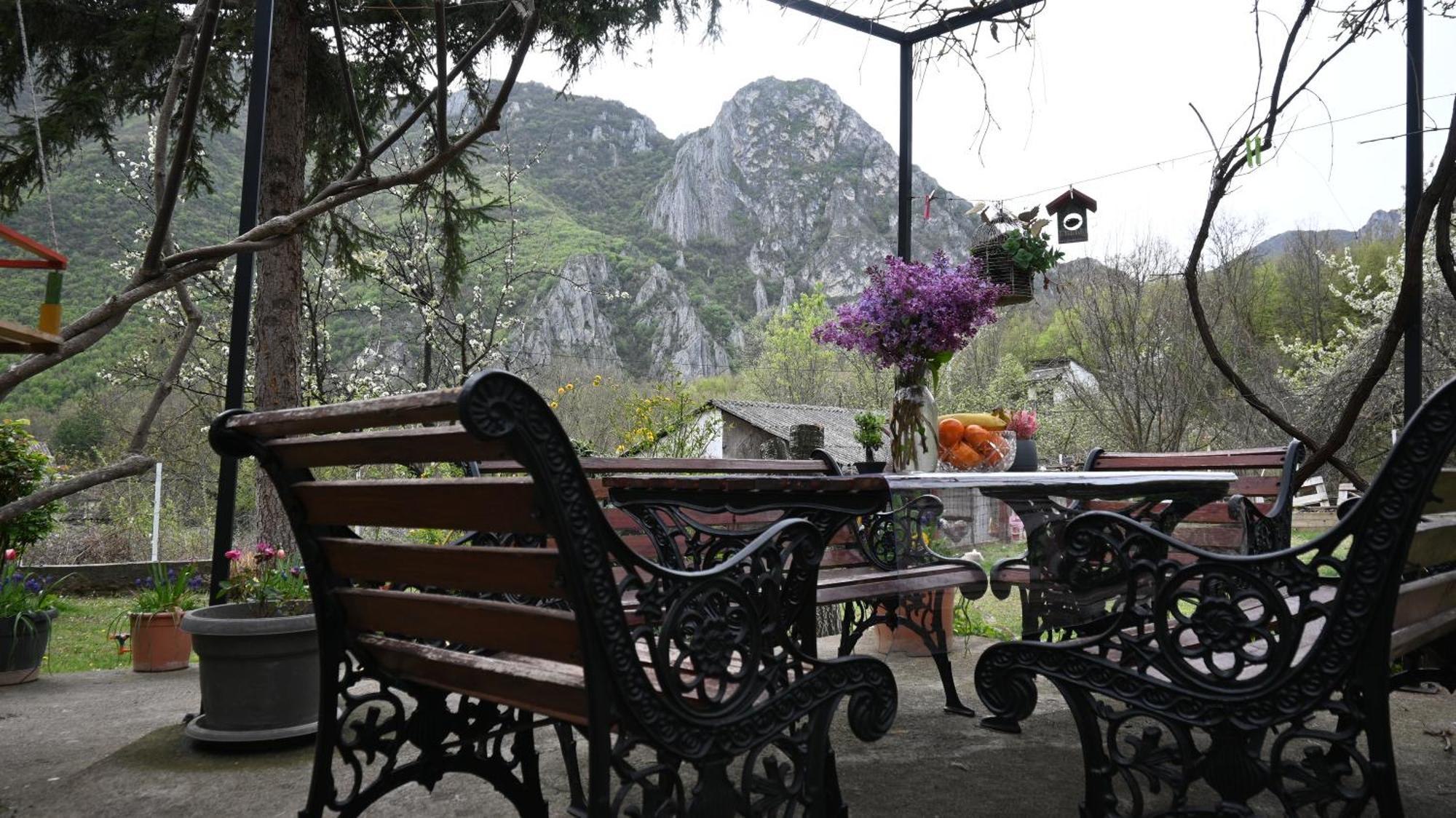 Canyon Matka - Unique Place For Stay Skopje Exteriör bild